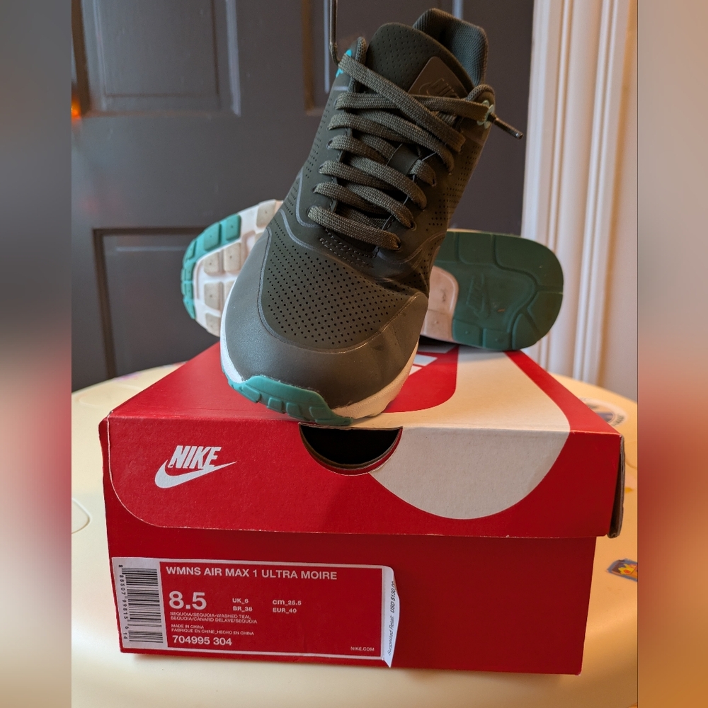 Nike Women's Air Max 1 Ultra Moire 8.5